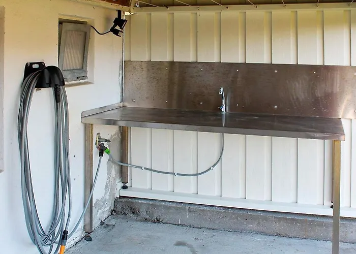 6 Person In Averoy Stein