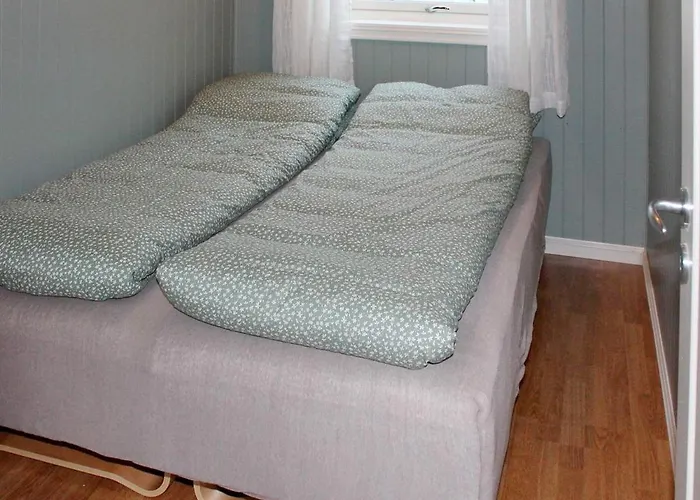 6 Person In Averoy Feriehus Stein