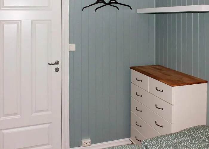 Feriehus 6 Person In Averoy *