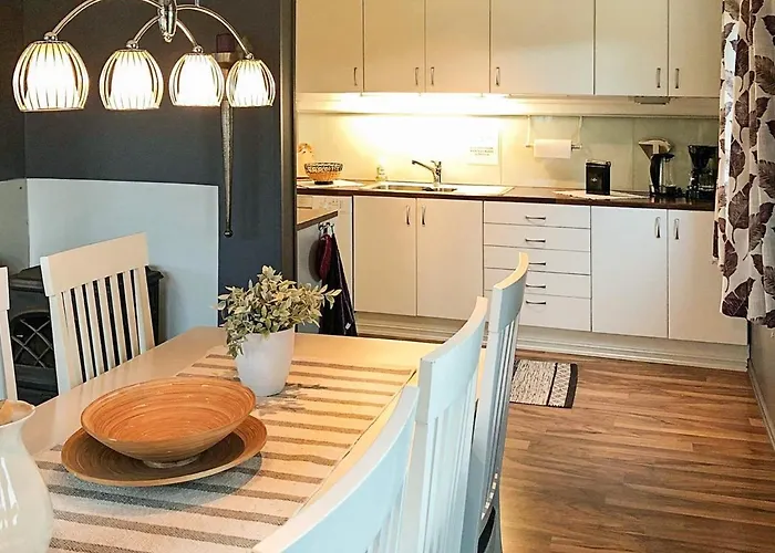 Feriehus 6 Person In Averoy *