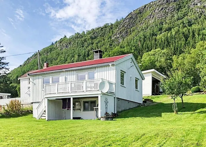 6 Person In Averoy * Stein