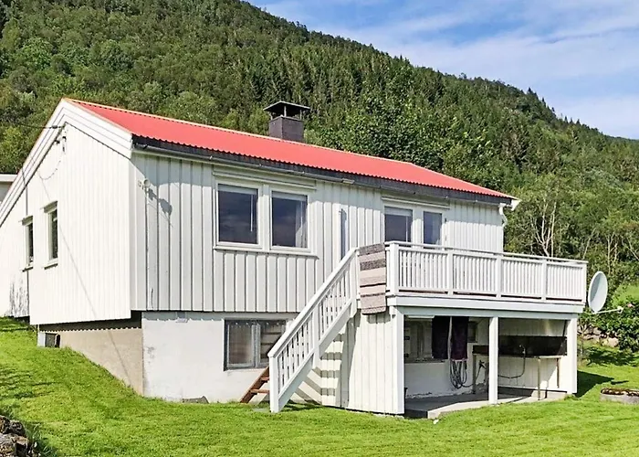 6 Person In Averoy * Stein