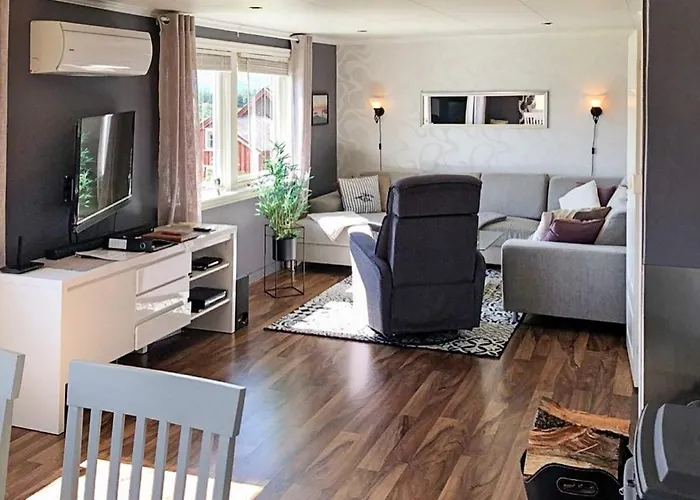 6 Person In Averoy Feriehus *