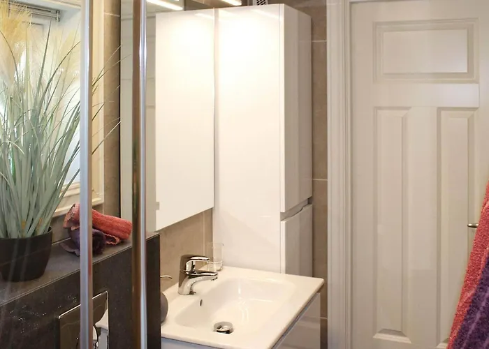 Feriehus 6 Person In Averoy *