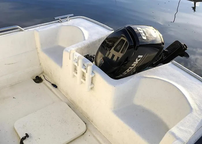 Feriehus 6 Person In Averoy Stein