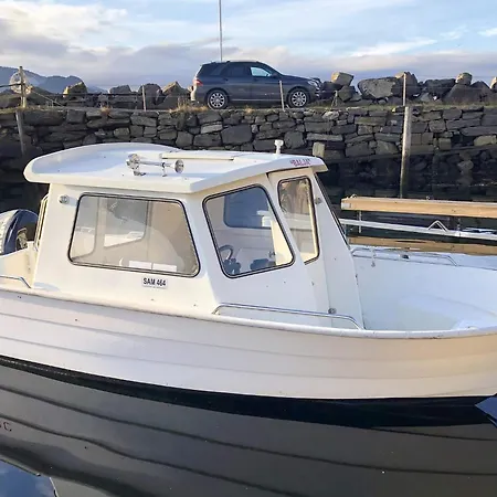 6 Person In Averoy * Stein