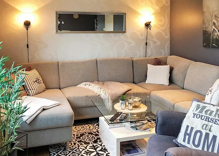 6 Person In Averoy 別荘